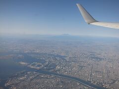 羽田を離陸してしばらくは富士山が見えます