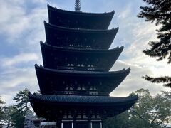 奈良時代のに建立されたのに、なんと(　ﾟдﾟ)5回の消失と再建を繰り返して、現在の建物は室町時代に再建されたものです。 