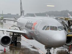 今回はジェットスターで行きます