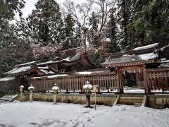 「多賀大社」に行く途中、日向神社（左）と神明両宮（右）がありました(^^)