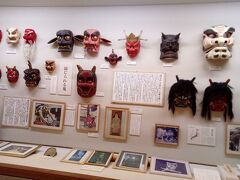 日本の鬼の交流博物館ですが、世界の鬼のお面や仮面もありました。