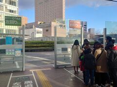 金沢駅バスターミナルからバスに乗って、