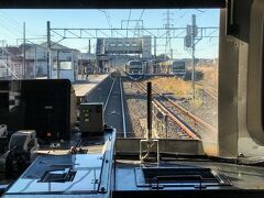 ■成東駅　(千葉県山武市)

東金線との乗り換え駅、成東に到着。

成東以西は総武快速線の車両が定期運用で乗り入れます。

朝夕には京葉線のE233系が東金線経由で成東まで乗り入れるなど、車両のバリエーションも意外と豊富です。