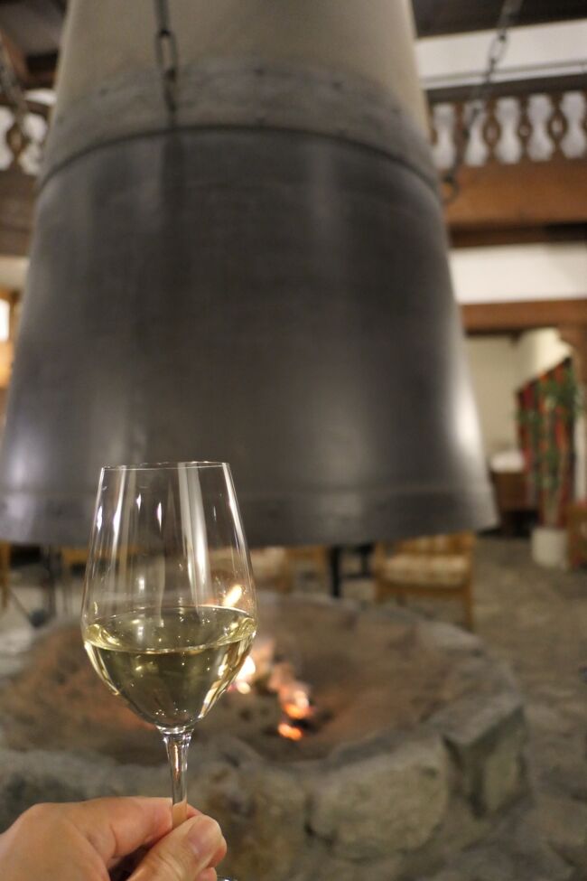 上高地帝国ホテル　マントルピースの焚火を眺めながらデザート♪