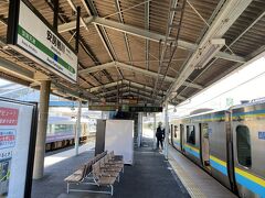 安房鴨川に到着。
ここで約20分の停車となるので、少し外に出ることにしました。