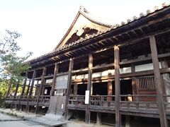 豊国（ほうこく）神社 　千畳閣に寄ってみる
天正15年（1587年）豊臣秀吉建立
畳857枚分の広さがあることから千畳閣と呼ばれている

優美な嚴島神社と、この堂々たるたたずまいの豊国神社の対比もよい