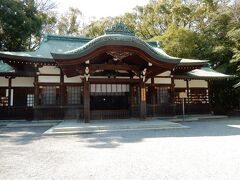 本宮にお参りした帰り道に、正門の直ぐ脇に鎮座している上知我麻神社（かみちかまじんじゃ）にお詣りしました。

祭神は、乎止與命（おとよのみこと）です。