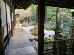 本堂の裏庭にある、
