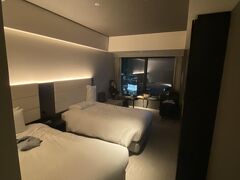 三井ガーデンホテル名古屋プレミアの23階に宿泊しました。
名駅近辺が見渡せる部屋でした。