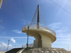 ここの海岸の象徴であるビーチタワーへ。
巻貝の形をしています。