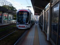 　広島駅行きの電車に乗り込みます。本当は14:43に乗りたかったけど、ギリギリ間に合わず14:48に乗り込みます。