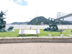壇ノ浦古戦場跡
壇ノ浦の戦いがあった所です。
壇ノ浦の戦いを模した銅像が立ち並びます。