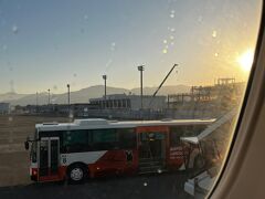 朝７：４５の熊本空港です。本日はここから最終目的地の海士町まで向かいます。

快晴でコンディションばっちりです。