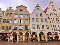  Prinzipalmarkt（プリンツィパルマルクト）

早速現れたのが、特徴的な切妻屋根の建物が建ち並ぶドイツで最も美しいとされているショッピング街、プリンツィパルマルクト！