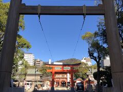 モーニングを済ませた後はホテルそばの生田神社へ。境内も比較的広く、綺麗な神社でした。