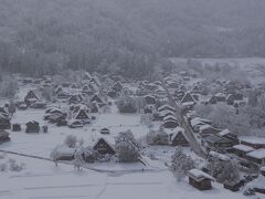 ＜2020.12月＞
雪に包まれた北陸一人旅
https://4travel.jp/travelogue/11668818
雪が見たいと思っていたら本当に雪の北陸に訪問できました。
金沢・富山大満足の一人旅
雪の富山の瑞龍寺は息をのむ美しさ。ダッシュで展望台までのバスに駆け込んで見た白川郷全景は忘れられません。