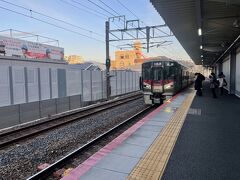 尾道駅から高速バスで新白島駅に向かいました
ここで一つの選択をしました
広島に向かってお好み焼きを食べるか、、、
それとも宮島口に向かってあなごめしを食べるか、、、
宮島口に向かうことに決定！！！