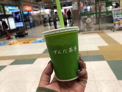 エスパル山形でお土産を物色。
仙台で飲めなかったずんだシェイクをここで頂く…(笑)