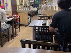 ホテルから徒歩10分くらい、駅に近い青森の郷土料理のお店「おさない」さんへ。

まだ時間が早かったせいかまだ座れましたがすぐに満席になりました。