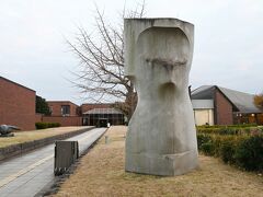 県立美術館、側を通っただけです。