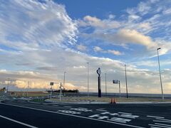 大谷海岸駅前へ
昔、子供の頃、家族で海水浴に来た記憶がある。綺麗に整備され、昔あったマツ林は無くなって…
