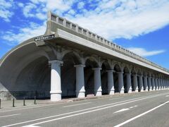 稚内公園から25分ほど歩いて防波堤ドームに着きました。昔、ここは樺太航路の発着場になっていたのです。素晴らしい建築物で、この規模の防波堤はここしか見れないでしょう。稚内まで来た甲斐がありました。