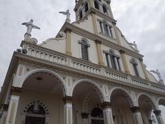 こちらはアゴニア教会。