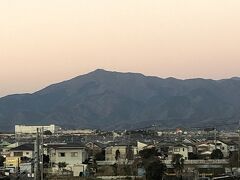 旅行記やないけど、元旦の初ランから(^_^)

今年もお天気に恵まれたようで大山（おおやま）と丹沢山系もきれいに見えた！