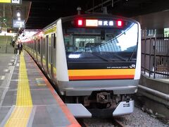 西国分寺駅から武蔵野線で府中本町、南部線快速に乗り換えて川崎へ。川崎もターミナル駅なので利用客はとても多いですね。今回は予算をかけないため、ANAのトクたびマイルを利用していますので、京急に乗り換えて羽田空港へ。時間はかかりますが、関空行きの便を利用して、大阪へ帰ります。