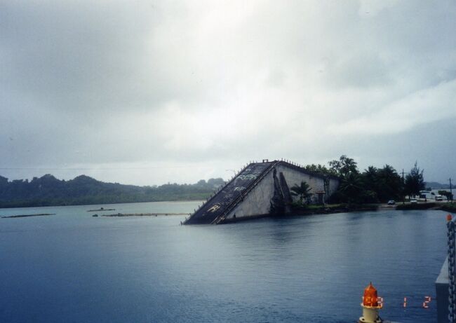 KBブリッジは落ちたままで、仮設の橋を利用していました。