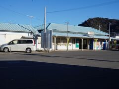 さらに10分で保田駅に到着しましたが電車は出たばかり。
