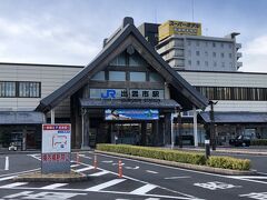 昨日到着したJR出雲市駅。
構内のコンビニで、お土産購入。
お土産は、袋代がサービスでした！
