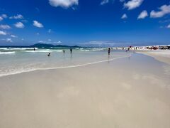 【Praia do Forte／Cabo Frio】

見てください～、この海日和～!!


写真：ある意味、ガラガラ...