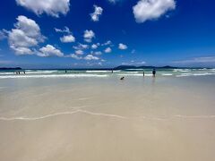 【Praia do Forte／Cabo Frio】

日本へ帰るのは、（真冬で）寒いので、できるだけ避けて...


写真：このビーチは、遠浅で本当に綺麗なんです～