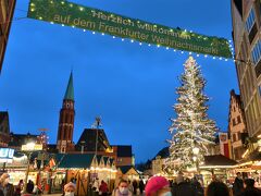 Römerberg（レーマー広場）

今年のフランクフルトのクリスマスマーケットは、規模を大幅に縮小しての開催になりました。その一方で、今年から「Roßmarkt（ロスマルクト）」でのマーケットが新たに加わりました。