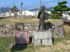 黒井駅前には上記で述べた春日局（お福）の像があります。それにしても、電車の時間に戻ってきました。福知山行きの電車に乗って、終点まで行きます。