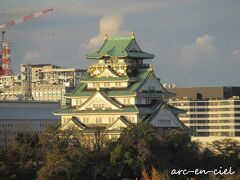 大阪城も、お日さまを浴びて、気持ちよさそう(*^^*)。