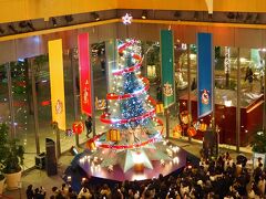 MARUNOUCHI BRIGHT CHRISTMAS 2021
丸ビルの［ホグワーツの魔法の樹］
期間中１７時～は１０分ごとにライティングショーが見られました


