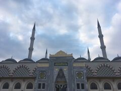 2日目。
イスタンブール空港に3:40到着。深夜！
休憩して観光準備して早朝から観光へ。

チャムルジャモスク