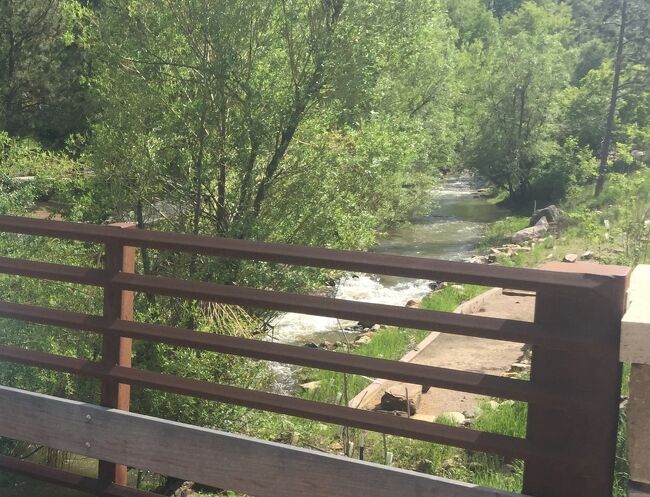 建物の裏はホワイトウッドクリークの美しい景色！