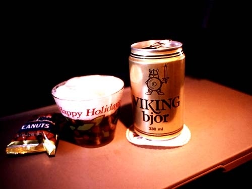 コペンハーゲンからのアイスランド航空の機内で呑んだビールです。<br />この缶に描かれている、銘柄の名前でもあるヴァイキングが、子供の頃テレビで見てたビッケの世界を想い出すに充分でした。<br />