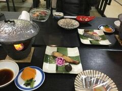 田代別館の2度目の夕食は飛魚の姿焼きの餡掛けでした。