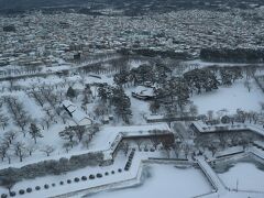 展望台からは、稜堡式の城郭（星形要塞）が綺麗に見えました。

五稜郭とは、江戸時代末期に江戸幕府が蝦夷地の箱館（現在の函館市）の郊外に建造した要塞です。