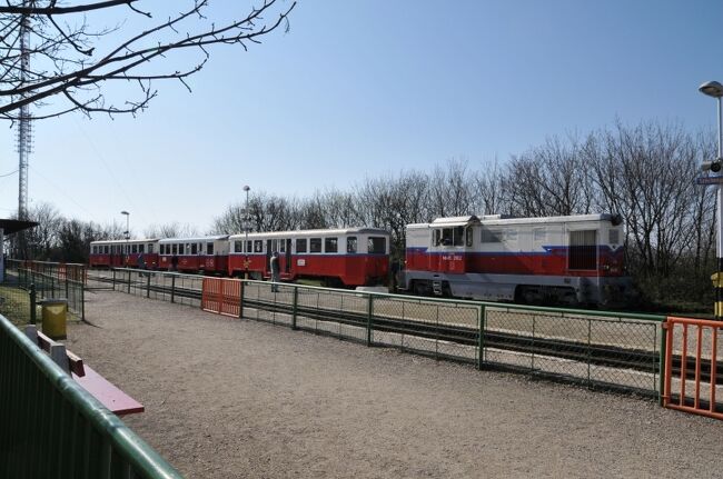 駅に戻ったらホームへの入り口が閉まっていました。もう少し待ちましょう。