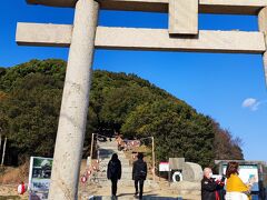 最後は牛窓海水浴場に隣接する、牛窓神社。
神社自体は丘の上にあるようなので、パス（苦笑）

3が日いいお天気で素晴らしいお正月休みになりました。