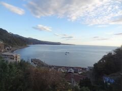 7:29
伊豆北川に停車。
この駅からの眺めは絶景です。
