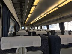 特急はホントに快適です。