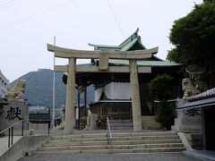その関門橋の下にある和布刈神社。