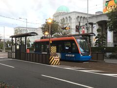 チェックアウトして市電で松山駅へ。