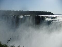 向こうはブラジル側！